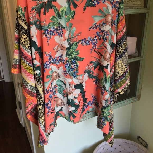Floral BOHO Poncho Pull Over Top summer spring - Picture 3 of 3